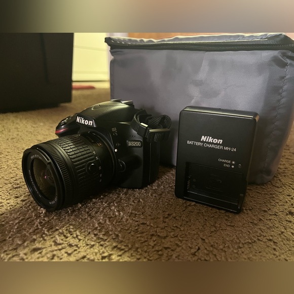 Nikon D3200 with lens and bag